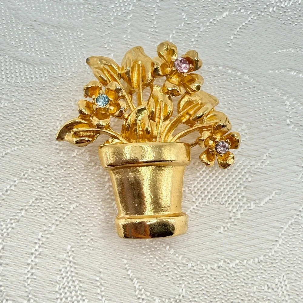 Vintage Gold Tone Potted Floral Flower Brooch Pin With Rhinestones